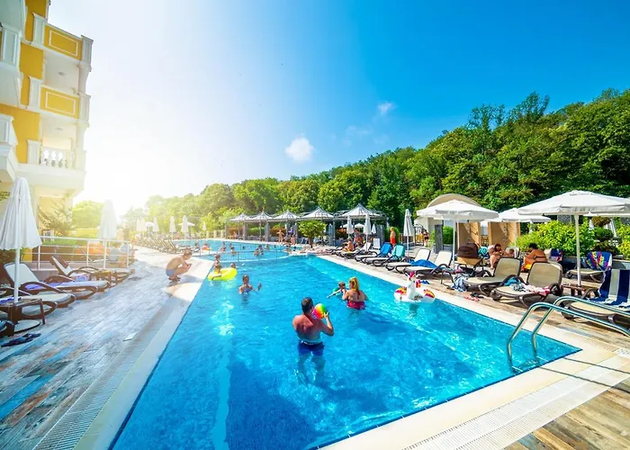 酒店 Marina White Sands 3*